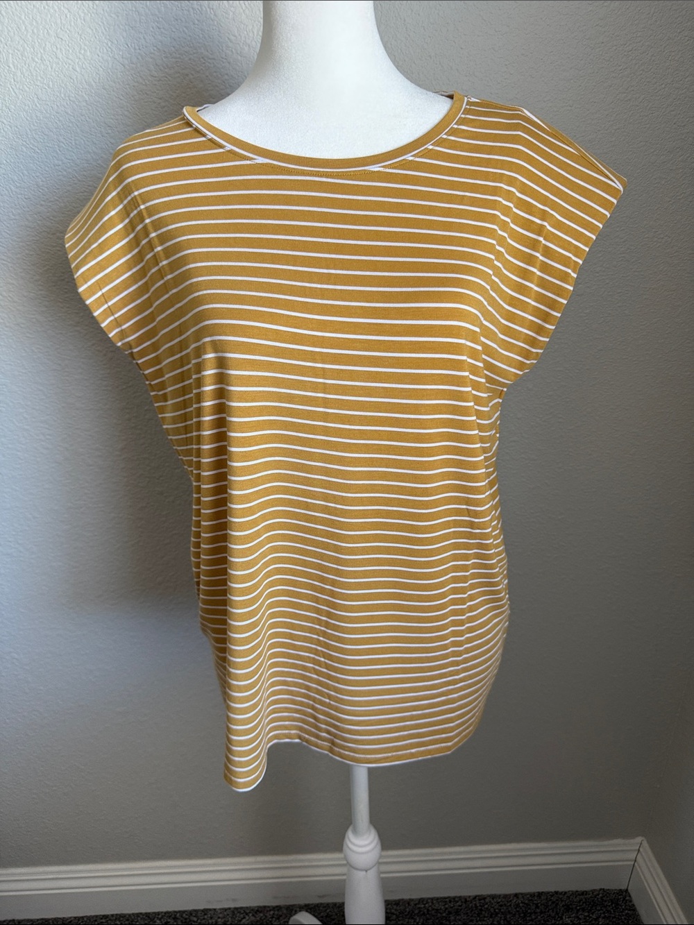 NWOT Striped Mustard Sleeveless Cap Sleeve Top